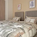 2Br With Incredible Views Of The Sea And Dubai