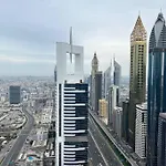 2Br With Incredible Views Of The Sea And Dubai