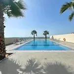 2Br With Incredible Views Of The Sea And Dubai