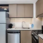 Waves Holiday Homes - Burj Crown Tower