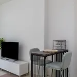 Waves Holiday Homes - Burj Crown Tower