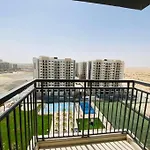 1019 Modern 1 Bedroom Apartment With Pool & Cinema