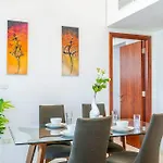 Stunning Skyline- Lake View Modern Cozy Apartment