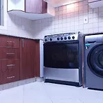 Master Bedroom For Short Stay In Dubai By Mauon Tourism