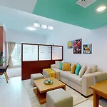 Lake Terrace - Vibrant Studio