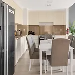 Guestready - The Wandering Oasis In Town Square