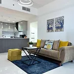 Charming One Bedroom In Marina