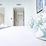 Cozy Beachfront 2B & Balcony In Marina Vista