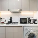 Large Balcony Studio 10 Minutes From Dubai Mall