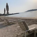 Elegant 3Br Apartment With Private Beach Access
