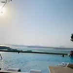 Elegant 3Br Apartment With Private Beach Access