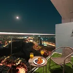 Smartstay At Carson Tower - Panoramic City Views - Modern Luxury Apartments