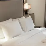Luxurious Downtown Oasis By Burj Khalifa And Dubai Mall