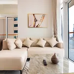 Elegant 2Br Ensuite With Canal & Burj Khalifa View
