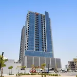 Sandwell\'S Luxury Apartment With Pool, Gym And Bbq Area