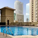 Single Partition 2 Min From Metro Swiming Pool View