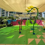 Frank Porter - Aykon City Tower C