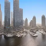 Stunning 1Br Apartment Overlooking Dubai Marina