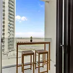 Stylish Studio In Upside Living With Top Amenities