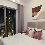 Downtown Burj Khalifa View 2Br Apartment