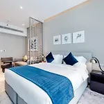 A Living-Modern Studio Apartment With Balcony & Canal View At Prive 2507B ,Business Bay