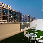 Elegant 1Br L Breathtaking Boulevard Views