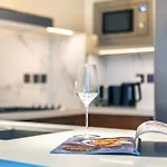 Skyline Symphony 3 Bedroom Apartment I Address Opera Residences I Iconic Burj Khalifa And Fountain Views I By Meerak