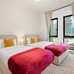 Luxurious Stay Near Burj Khalifa, Free Parking