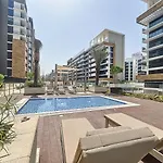 Azizi Riviera 21 - Bright Studio