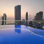 Savis Home -Radiant Dubai Ain & Dubai Marina View