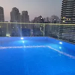 Savis Home -Radiant Dubai Ain & Dubai Marina View