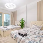 Gorgeous 2Br With Pool W Dubai Wheel View