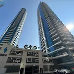 Cozy Marina View Apartment With Modern Gym & Pool, Steps To Beach & Metro
