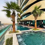 Stylish Studio In Heart Downtown Next Dubai Mall