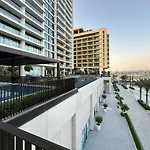 Elegant 1Br With Skyline View In Creek Harbour