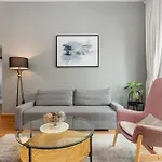 White Sage - Fountain View Stylish Apt With Spacious Terrace