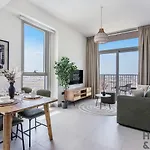 Modern 2Br Gem In Dubai Hills