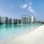 Spacious 1 Bedroom Lagoon