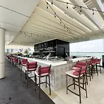 Trophy - Palm Jumeirah Suite With Beach Access