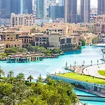 Magnificent 3 Bedroom Luxury Apartment With Burj Khalifa View