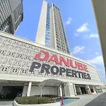Welhome - Opulent Retreat With Panoramic Cityscape Views
