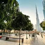Elegant 1Br With Skyline Views In Downtown Dubai