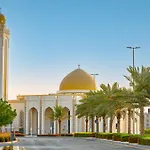 Elegant Studio Escape In The Heart Of Dubailand