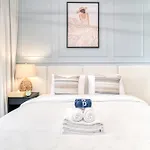 Chic 2Br With Iconic Dubai Eye And Palm Views