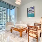 Chic 2Br With Iconic Dubai Eye And Palm Views