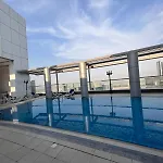 Stylish Studio With Balcony In Downtown Dubai