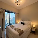 Ashri Holiday Homes Stylish Apartment Near Burj Khalifa