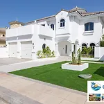 Beachfront Luxury Villa 5 Bedroom And 1 Maids Room, Private Pool And Direct Beach Access, Villa Palm Jumeirah