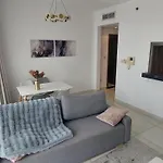 Loft West Downtown Dubai Family Apartment In Dubai
