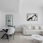 Charming 1-Bd Apt, Mjl Community